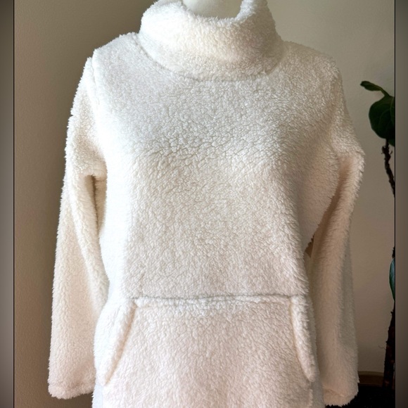 St. John’s Bay Sherpa Pullover - Picture 2 of 6